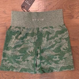 Nvgtn Camo Seamless shorts NWT